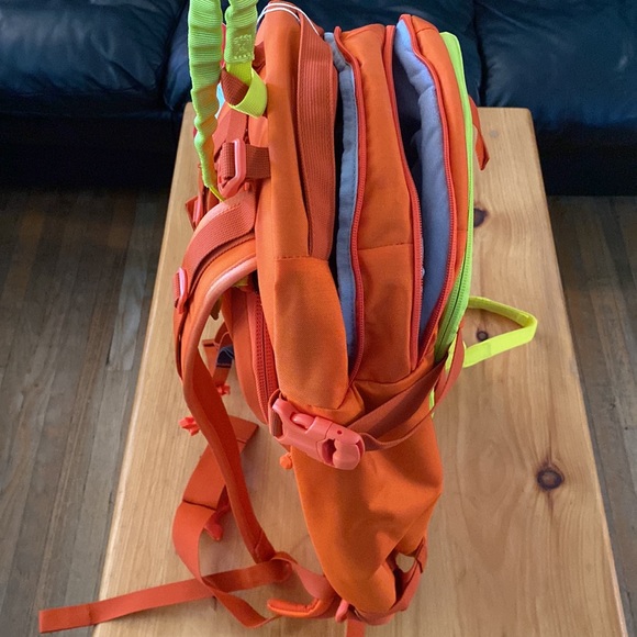 ⛷️NWT: HELLY HANSEN - Ski Backpack - Picture 8 of 14